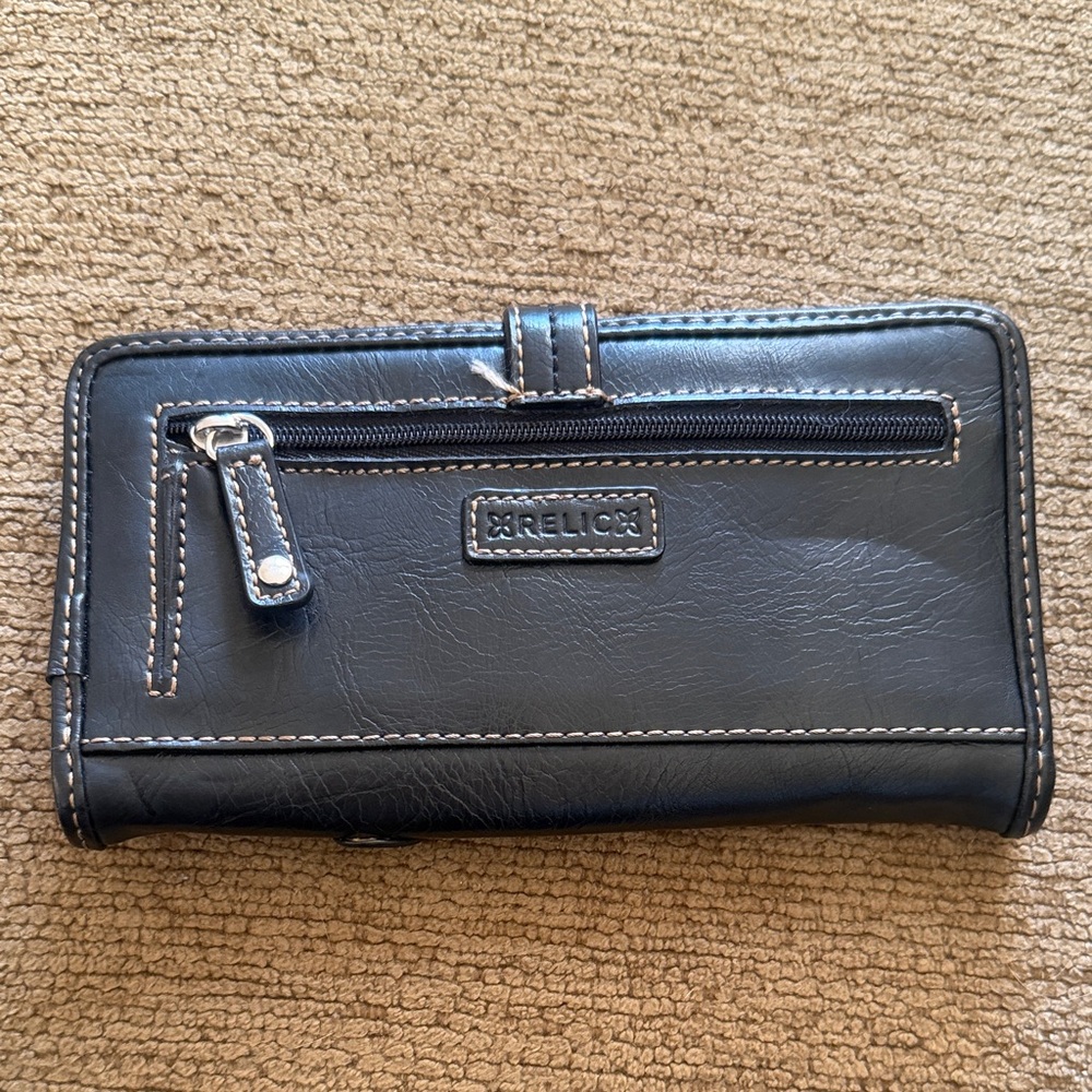 Elegant Relic Dark Brown Butterfly Wallet - Picture 2 of 8